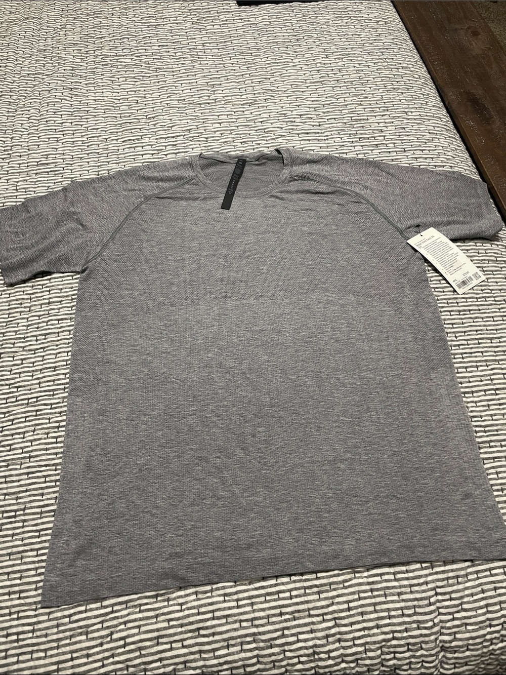 lululemon athletica Men's Heather Gray Short-Sleeve Crew